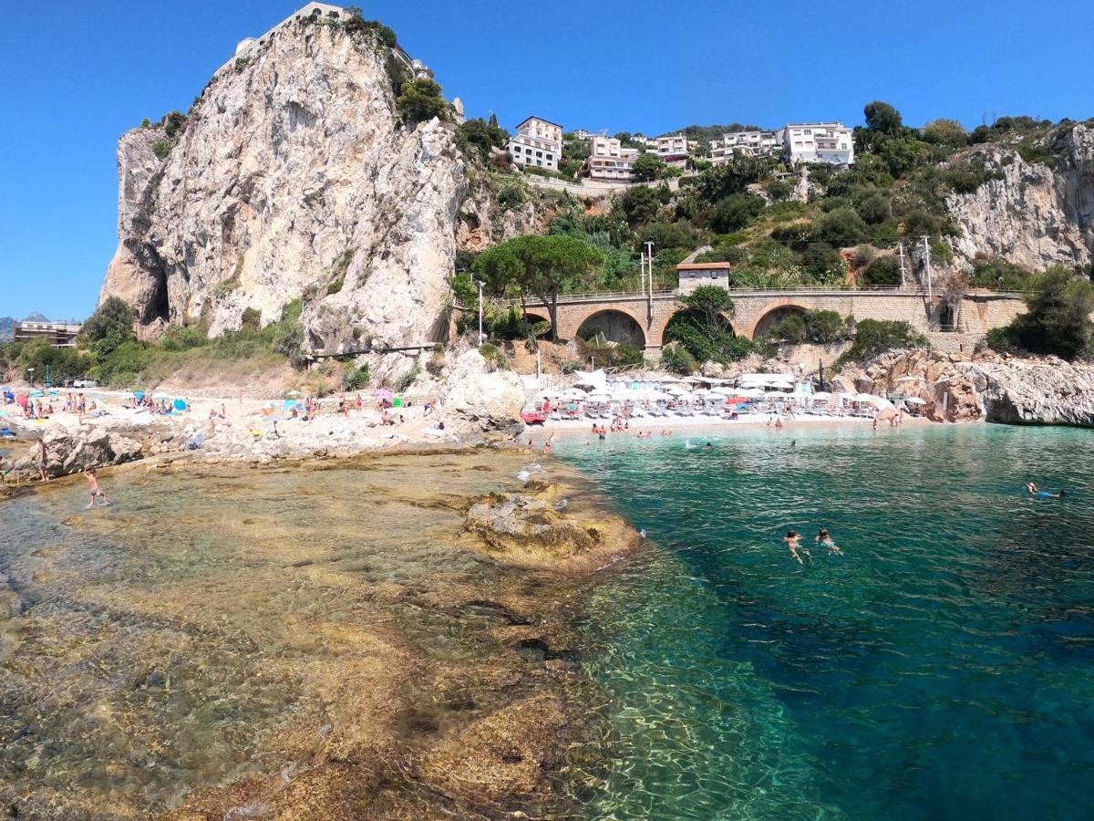Kiss Of Sea - Balzi Rossi & Baia Beniamin Apartment Ventimiglia Bagian luar foto
