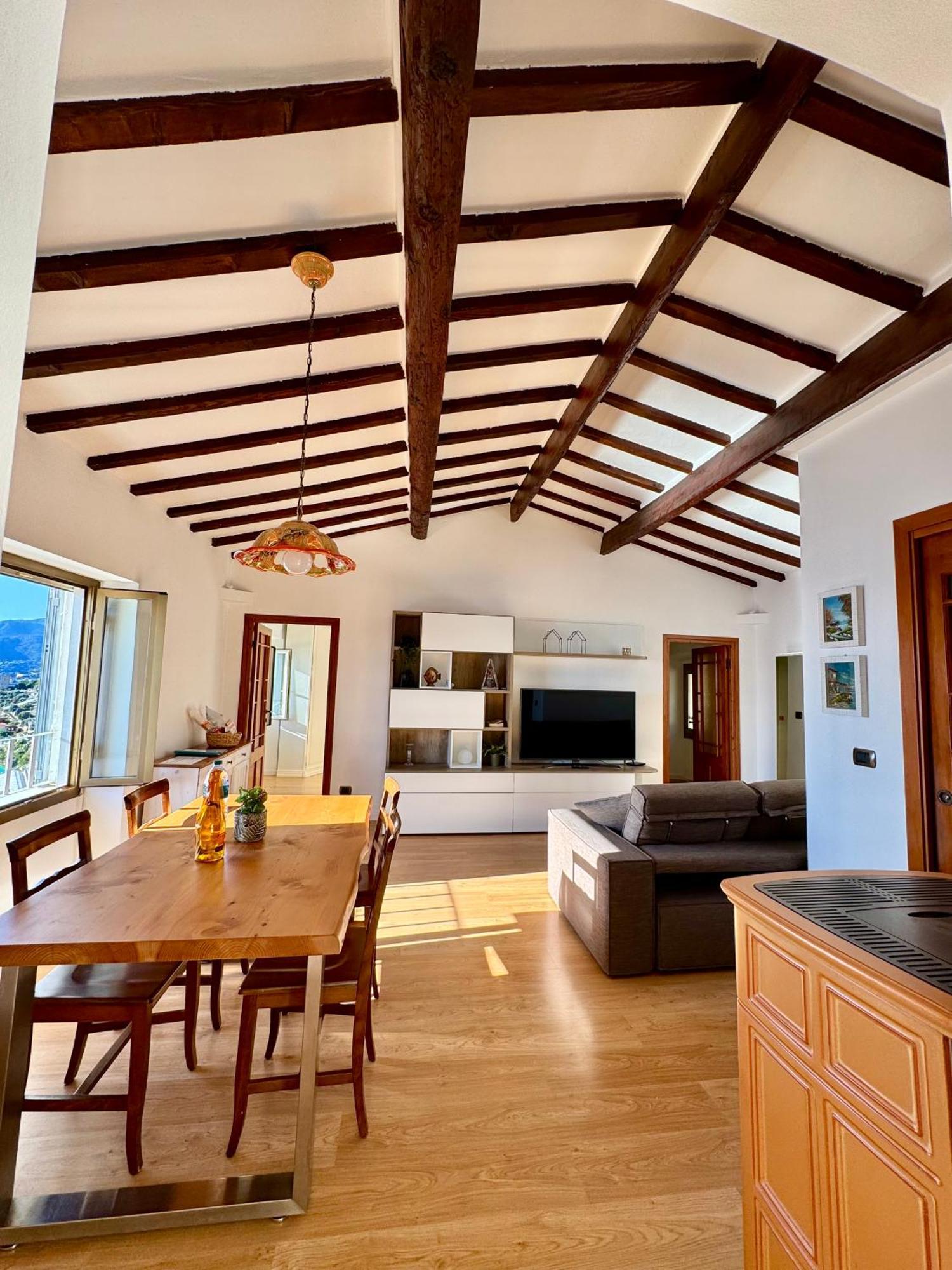 Kiss Of Sea - Balzi Rossi & Baia Beniamin Apartment Ventimiglia Bagian luar foto