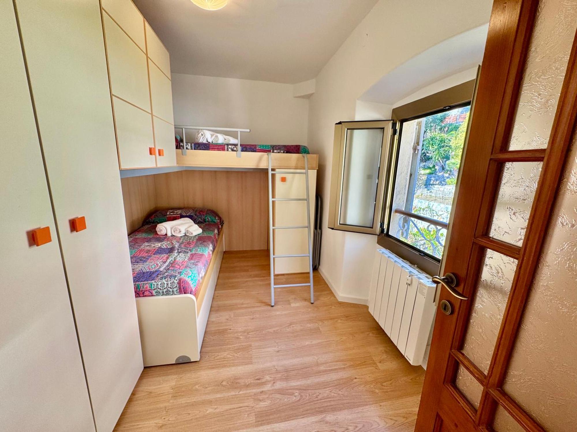 Kiss Of Sea - Balzi Rossi & Baia Beniamin Apartment Ventimiglia Bagian luar foto
