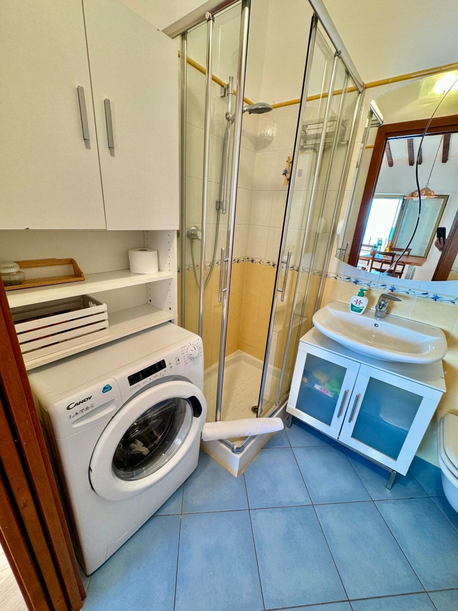 Kiss Of Sea - Balzi Rossi & Baia Beniamin Apartment Ventimiglia Bagian luar foto